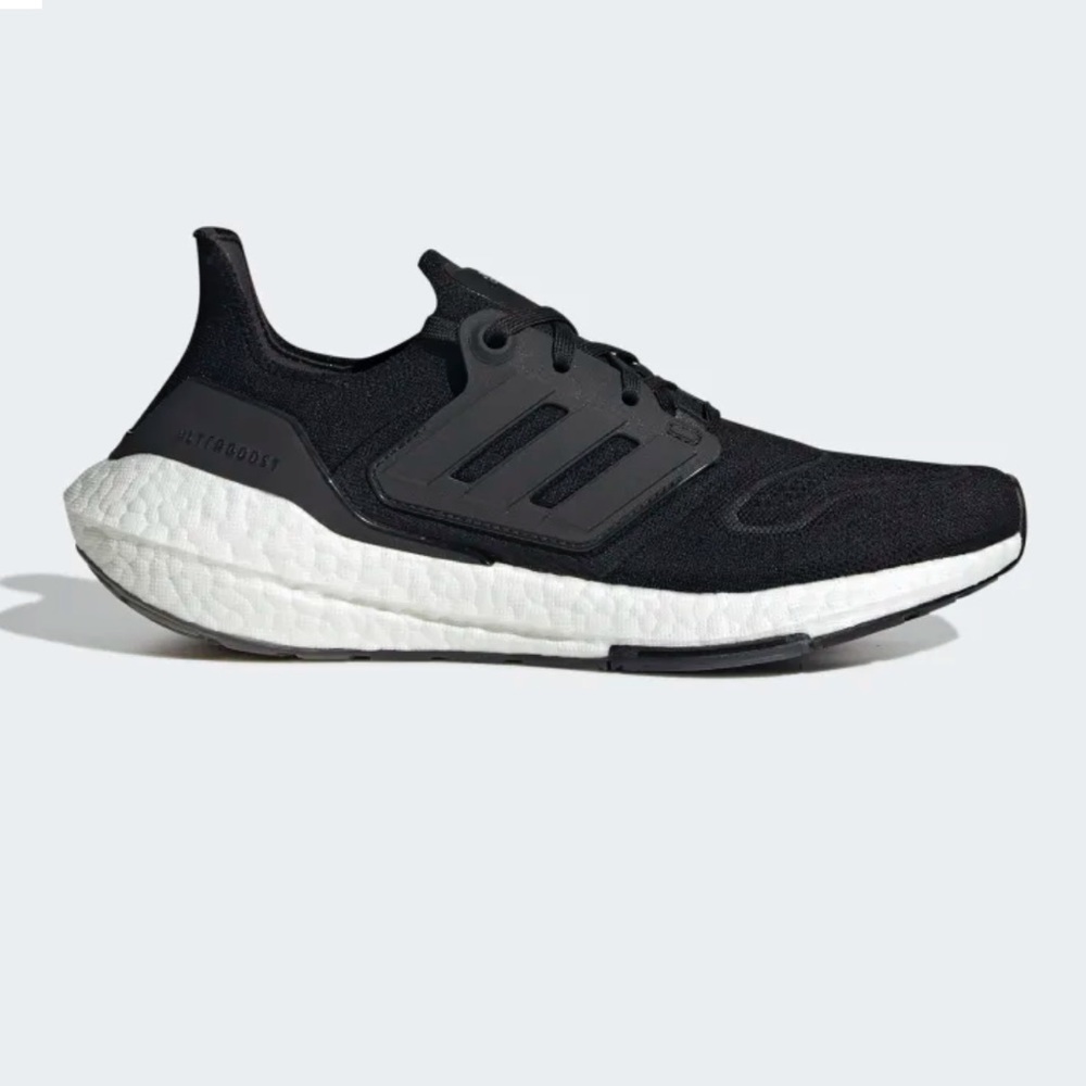 Adidas Ultraboost 22 Running Shoes